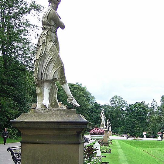8 Statues To Terrace In People's Park