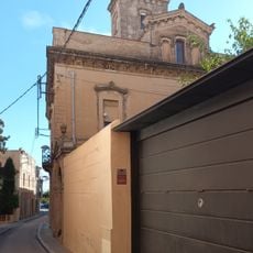 Casa al carrer de la Santíssima Trinitat, 2-4