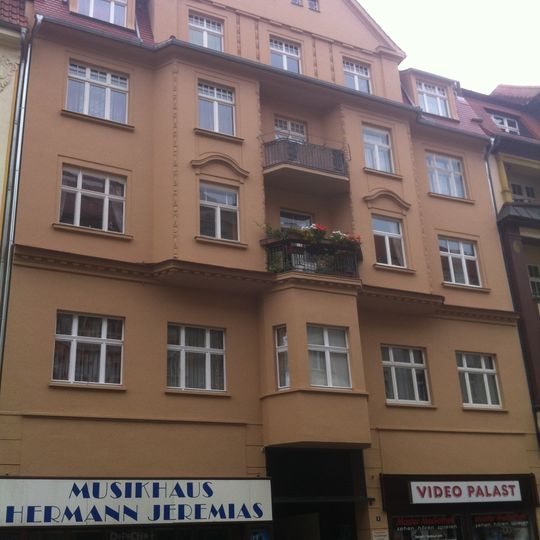 Wohn- und Geschäftshaus Karl-Marx-Straße 8
