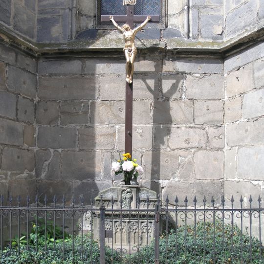 Kříž u kostela svatého Ignáce z Loyoly v Jičíně