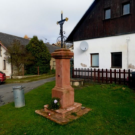 Kříž v centru Podvek