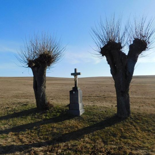 Kříž Františka Herny nad rybníkem Jistebník