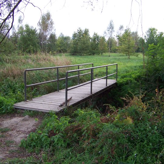 Lávka přes Říčanský potok severozápadně od retenční nádrže Říčanka