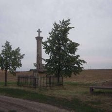 Boží muka při polní cestě z Jenštejna do Dřevčic