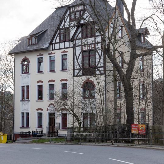 Mietvilla mit Einfriedung Bruno-Matthes-Straße 2