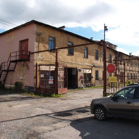 Главный корпус бывшей Адмиралтейской парусной фабрики