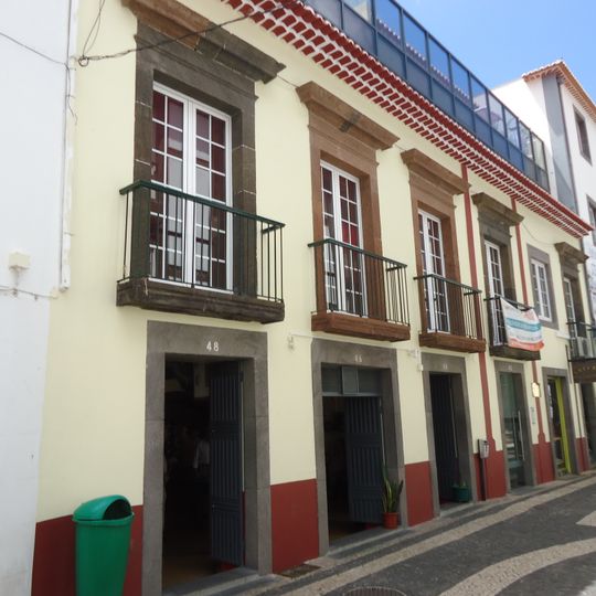 Edifício na rua do Bispo, n.º 42