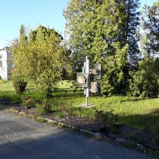 Plastika v Dobříči u školy