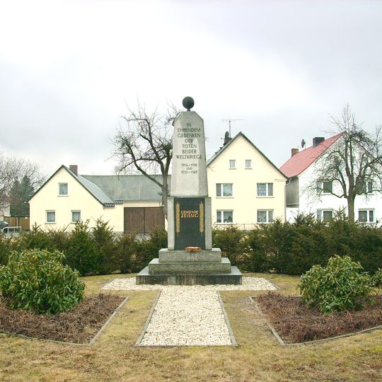 Denkmal für die Gefallenen des Ersten und Zweiten Weltkrieges Dorfaue