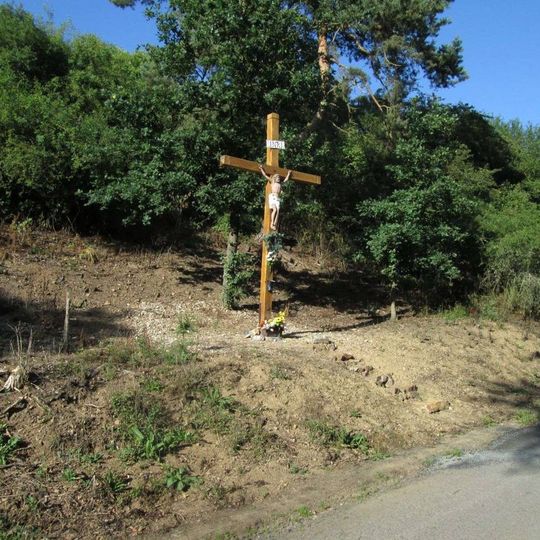 Kříž jihovýchodně od Chotětína