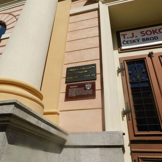 Pamětní deska sokolům v Českém Brodu