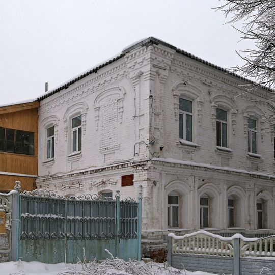 Здание художественной профессионально-технической школы им. Ф.А. Модорова, в которой преподавал художник-миниатюрист И.А. Серебряков