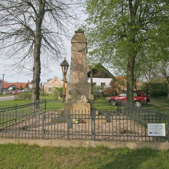 Pomník padlým v Hlušičkách