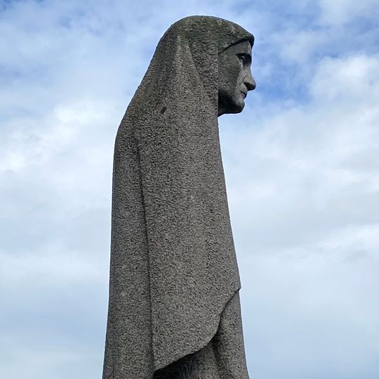 Братская могила советских воинов, погибших в боях с фашистскими захватчиками