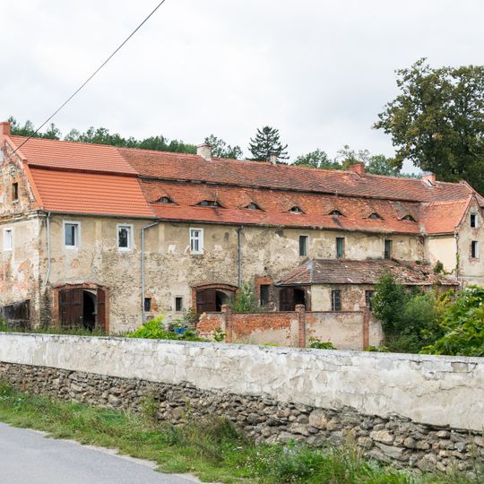 Owiesno castle outbuilding