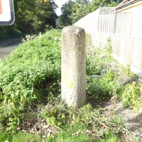 Milestone, Fretherne Bridge