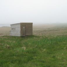 Loch Bhasapol bird hide