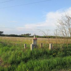 Kříž u silnice nad Ostrovem u Stříbra