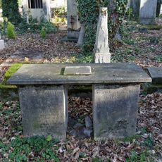 Grave of Malus