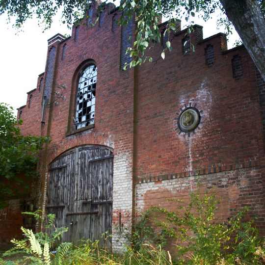 Ujeżdżalnia z szorownią