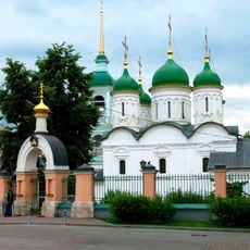 Храм Троицы Живоначальной в Листах