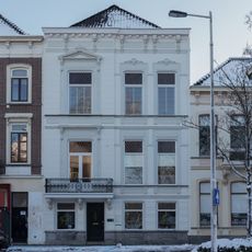 Herenhuis, gebouwd omstreeks 1880 in een eclectische stijl