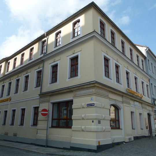 Wohnhaus in geschlossener Bebauung und Ecklage Altmarkt 2a