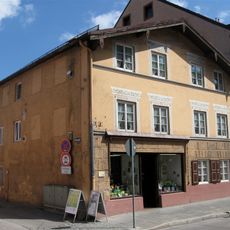 Wohn- und Geschäftshaus