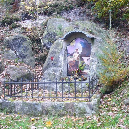 Skalní kaplička Olivetská kaple u Křížové cesty v Kamenickém Šenově