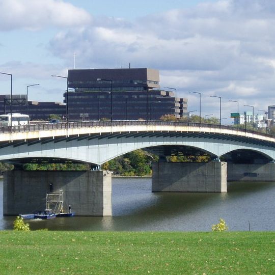 Macdonald-Cartier Bridge