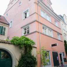 Wohn- und Geschäftshaus