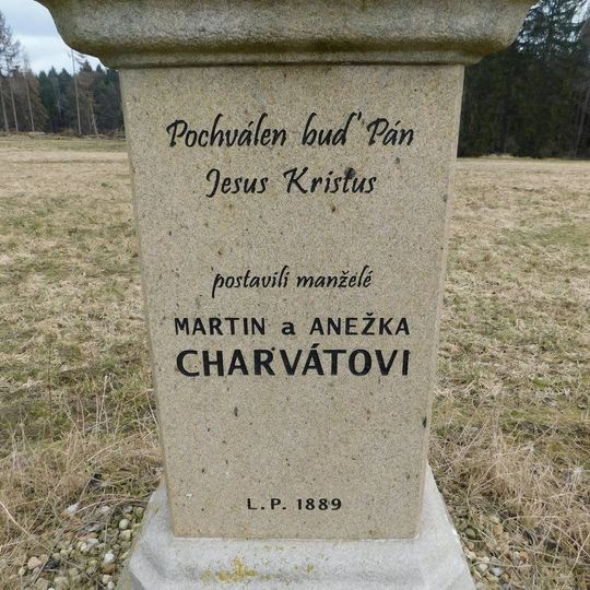 Kříž v louce severně od Chrástova