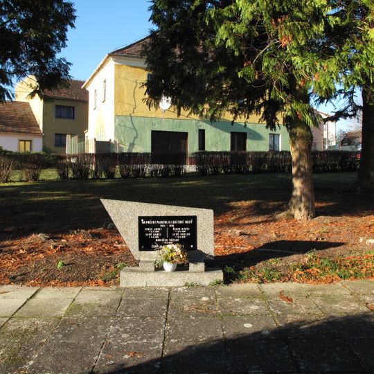 Pomník padlým ve Strýčkovicích