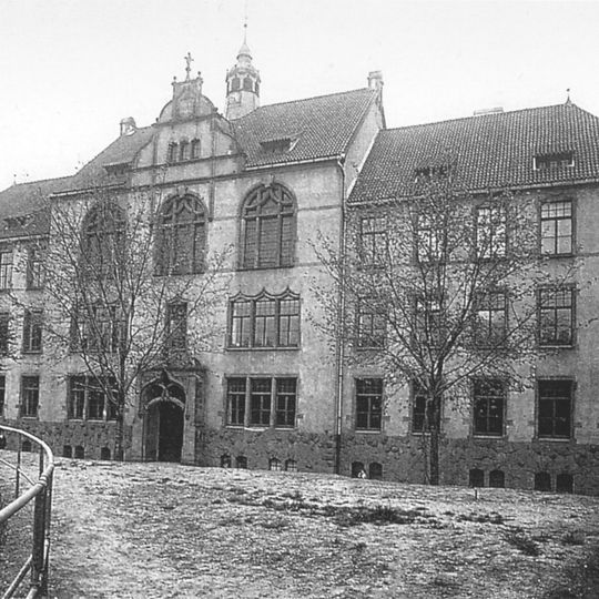 Schulgebäude Franckeplatz 1, Haus 42