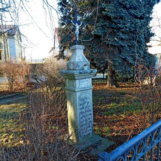 Kříž ve Svojeticích