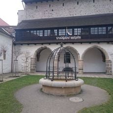 Kašna u Prácheňského muzea v Písku