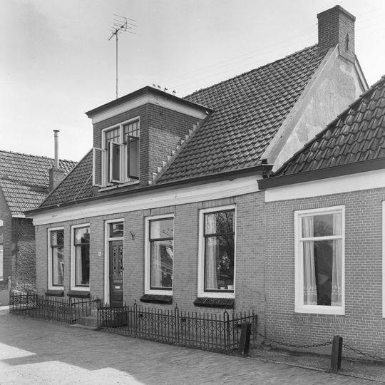 Tsjerkebuorren 16, Dronryp