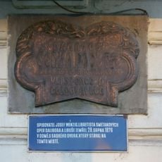 Pamětní deska Čeňka Paclta na domě 137 na náměstí Českého ráje v Turnově