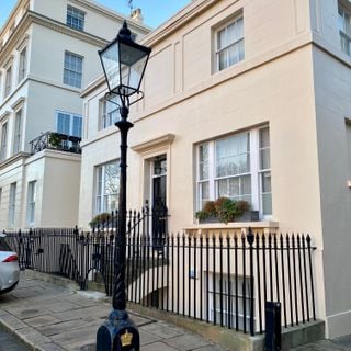 7 Lampstandards From Outside Nuber 22 York Terrace To Outside Number 26 Ulster Place