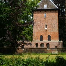 Weerdesteyn: woontoren huis Weerdesteyn