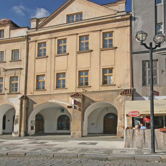 Velké náměstí 16, Tomkova 20a