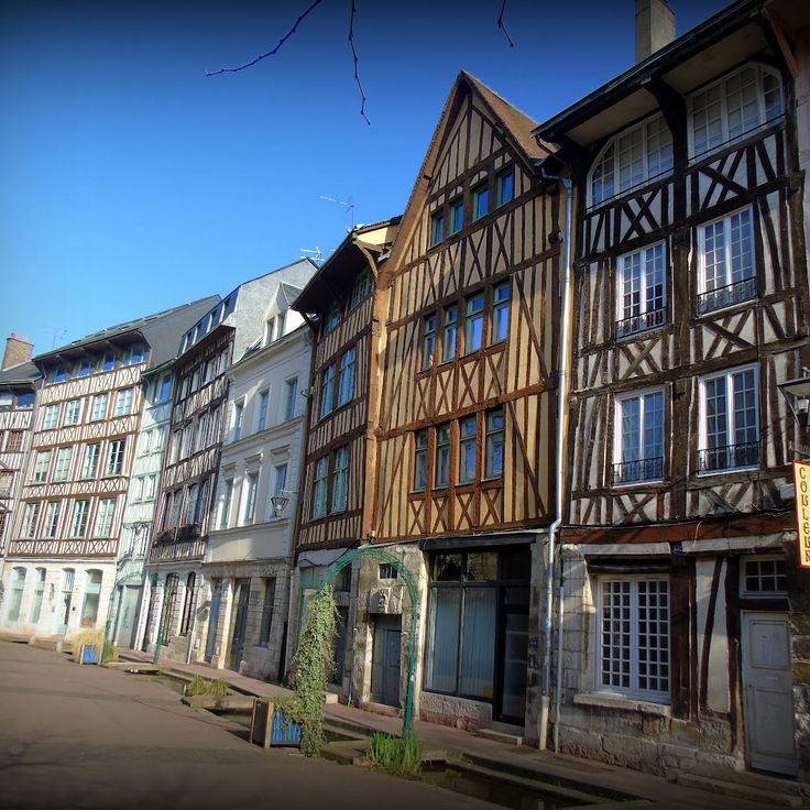 Eau de Robec Street