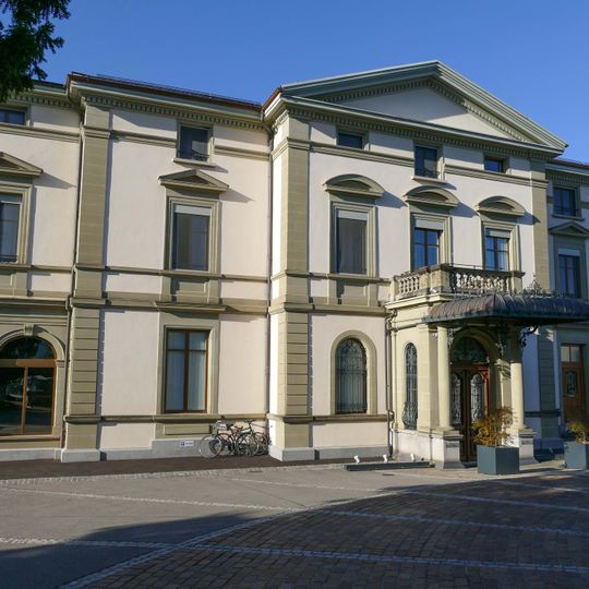 Residenz Rive-Reine mit Anbau