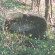 Milestone On A359 At Ngr St 6672 3165