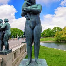 Statue