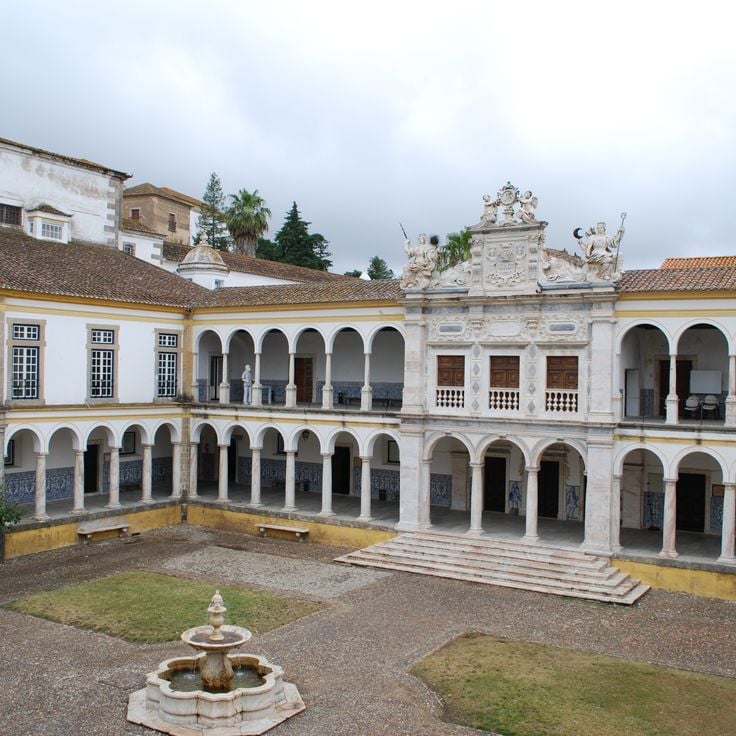 Université d'Evora