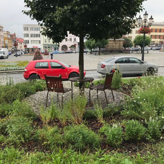 Lavička Václava Havla v Kroměříži