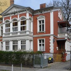 Landhaus & Werkstattgebäude Schnackenburgstraße 4