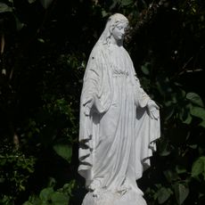 Statue