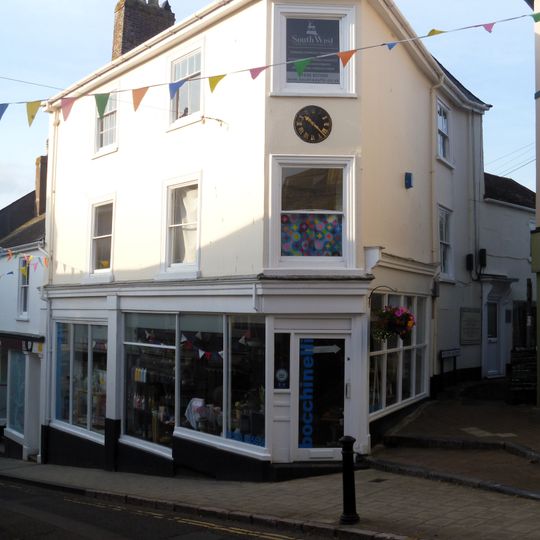 8 And 10, Fore Street